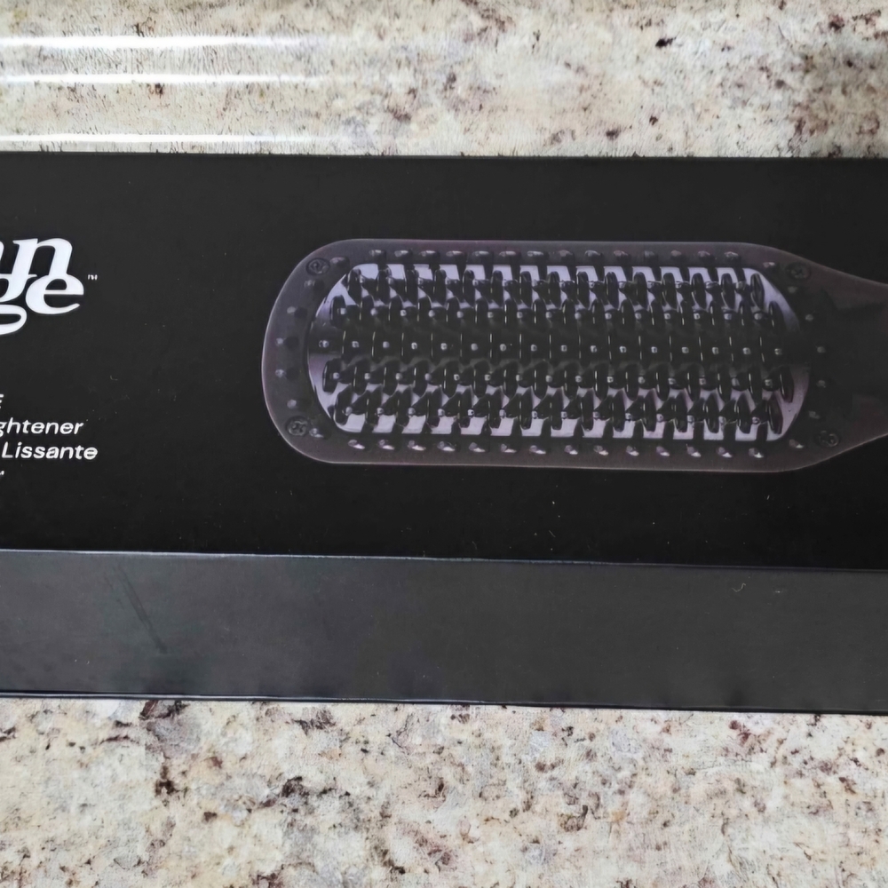 L'ange Levite Black Hair Brush Straightener
